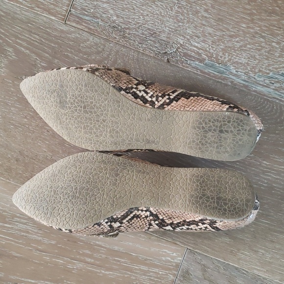 Steve Madden Feather Loafers Snake Skin Pattern - Picture 3 of 4
